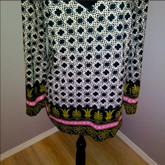 Nicole by Nicole Miller riveted Aztec pattern long sleeve blouse - Picture 3 of 4